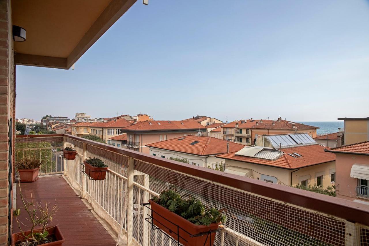 Appartamento Alex Vista Mare Lido di Camaiore Extérieur photo